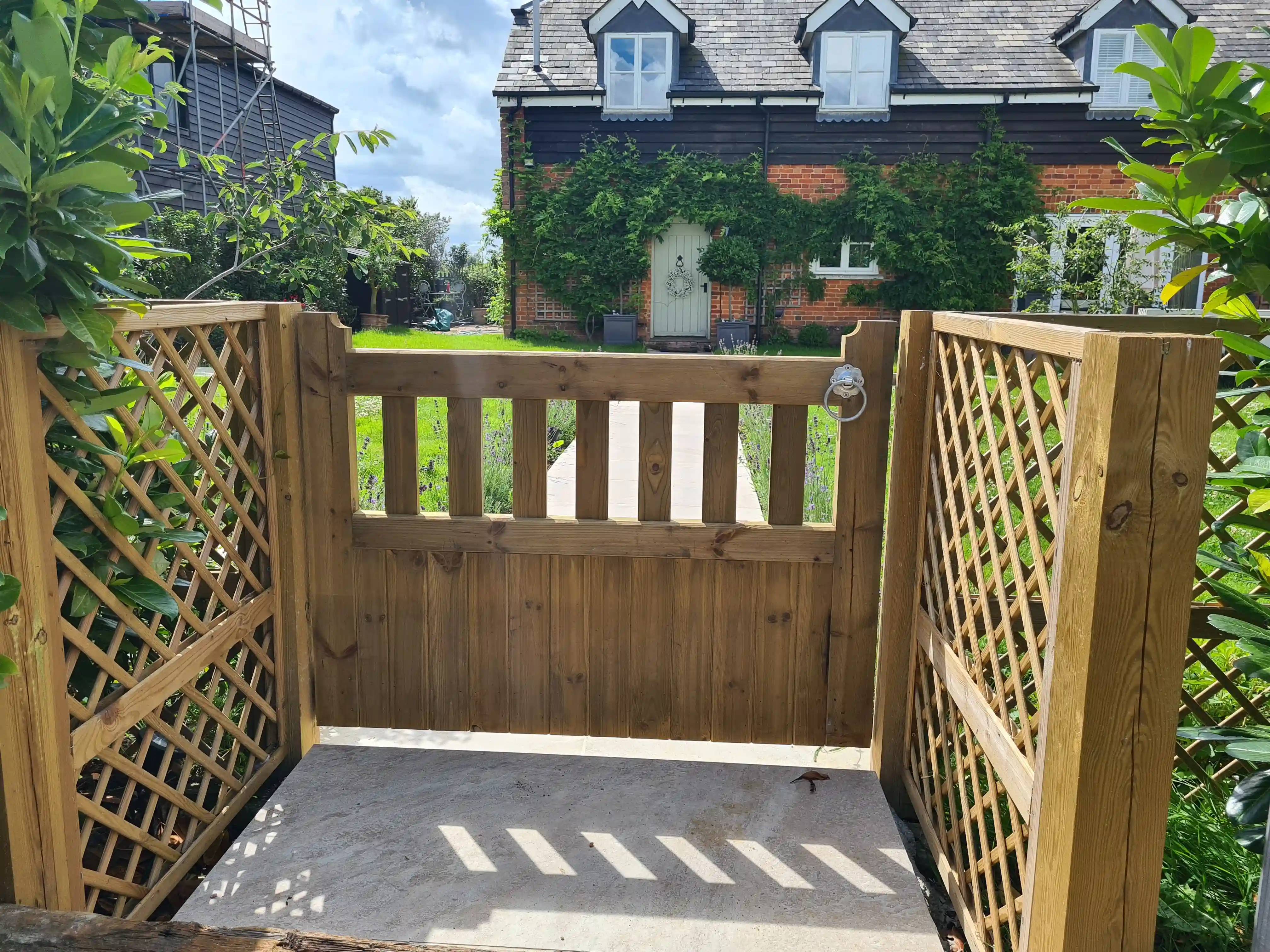 Feather Edge Fencing